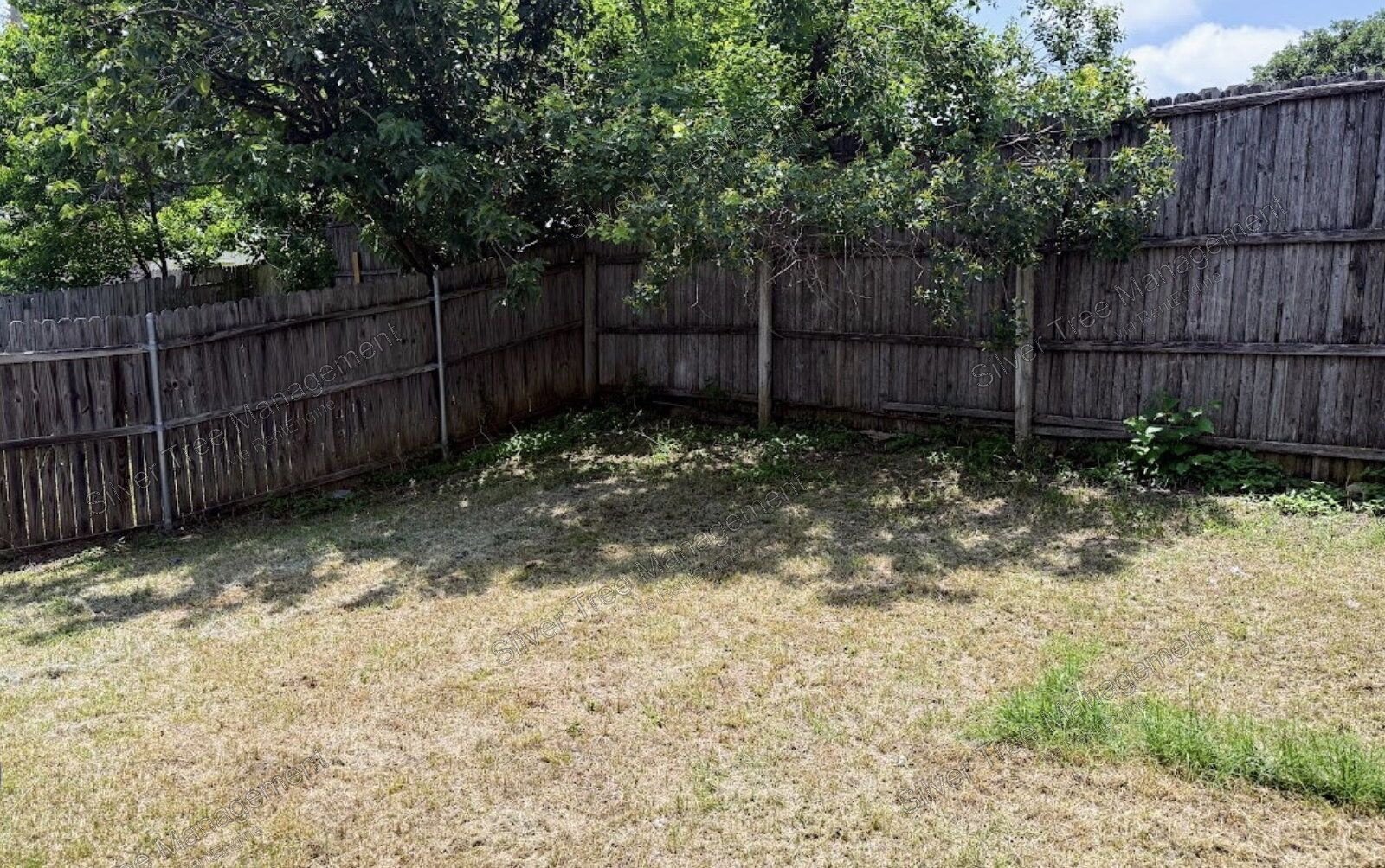 Ask about our NO security deposit - Check out this well-maintained 2-bedroom, 2-bathroom home! property image