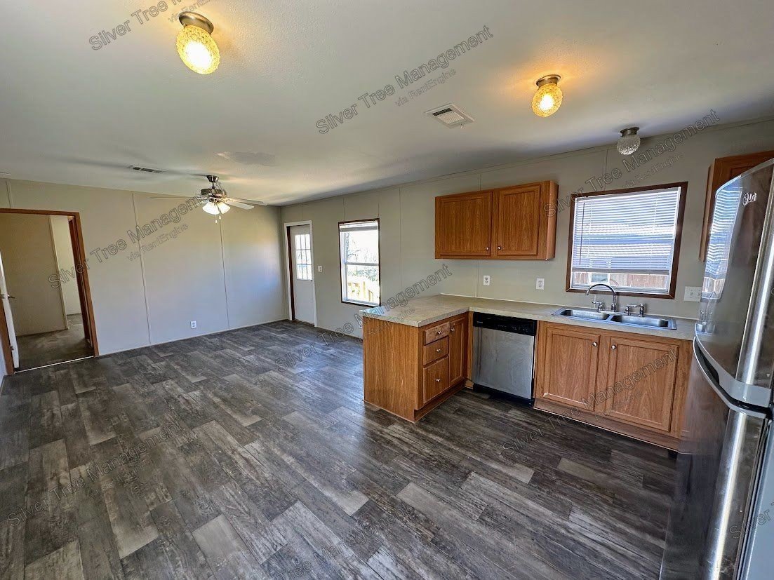 Ask about our no Security deposit!  3 Bed, 2 Bath property image