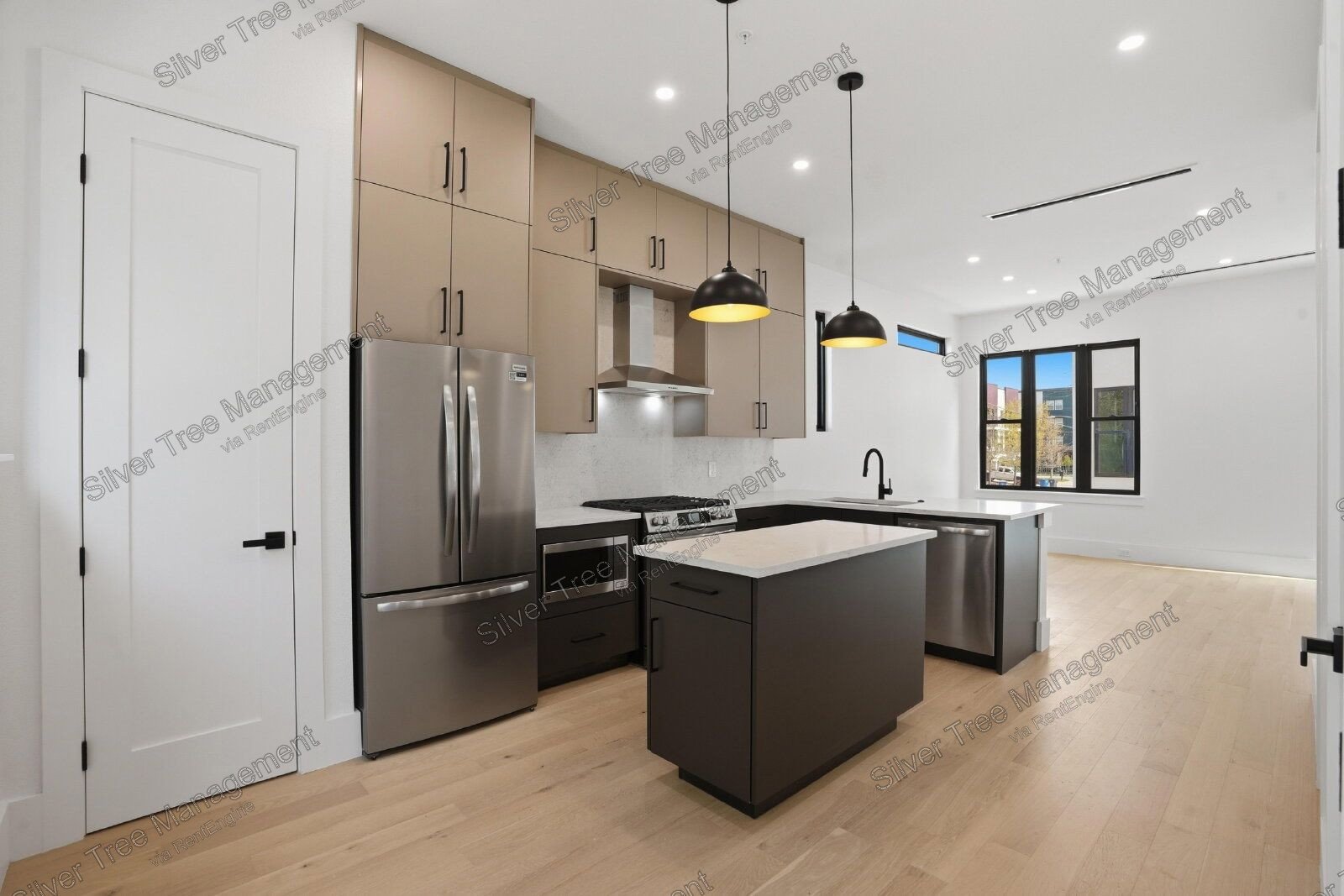 Welcome to this brand-new modern townhome located in a gated Dallas community! property image