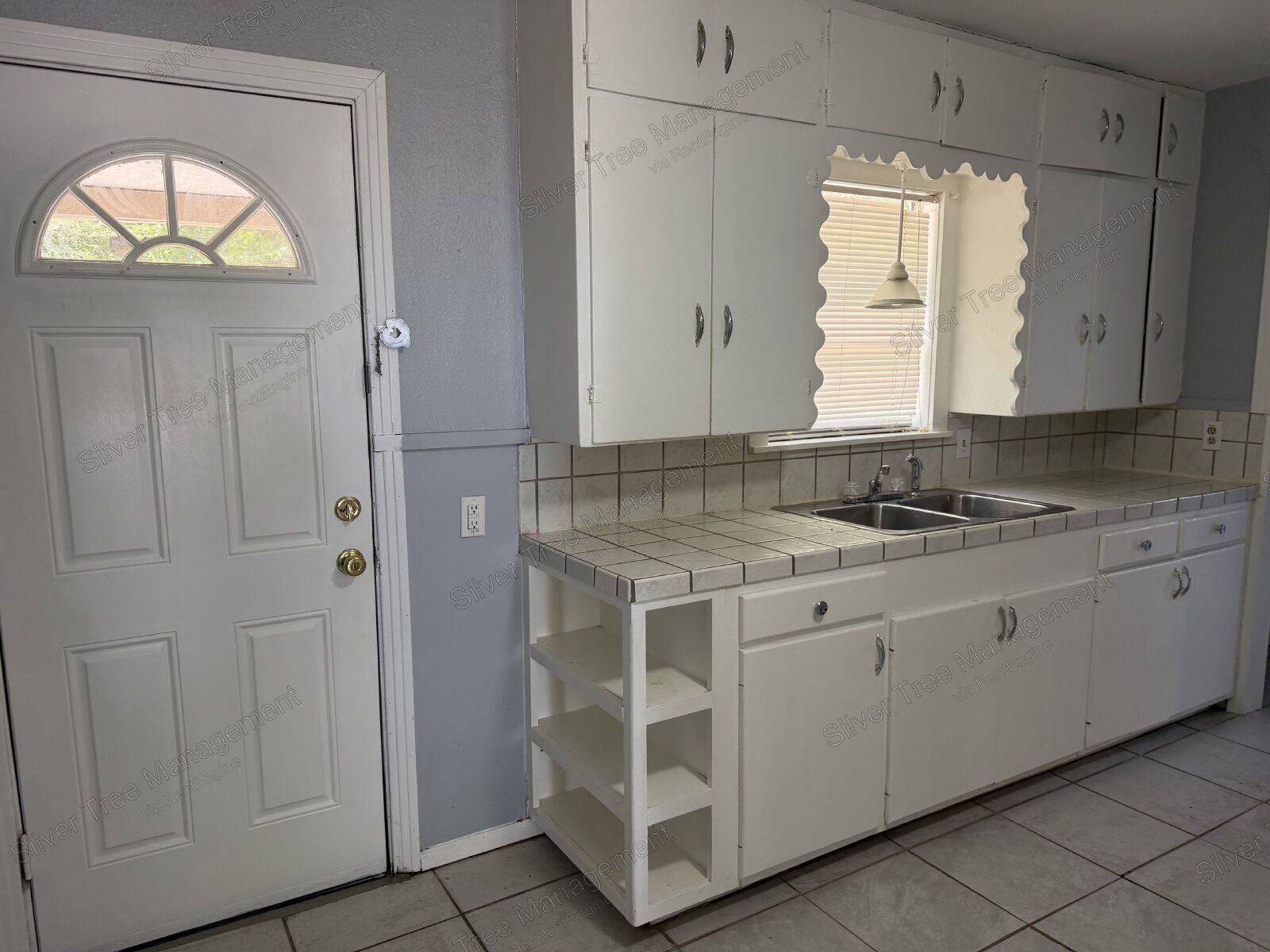 Charming 3-Bedroom Home in Bowie with Spacious Yard. property image