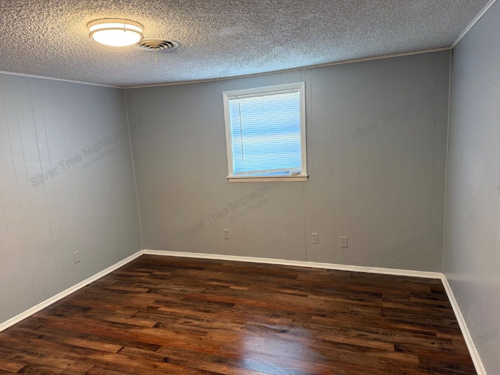 Charming 3-Bedroom Home in Bowie with Spacious Yard. property image