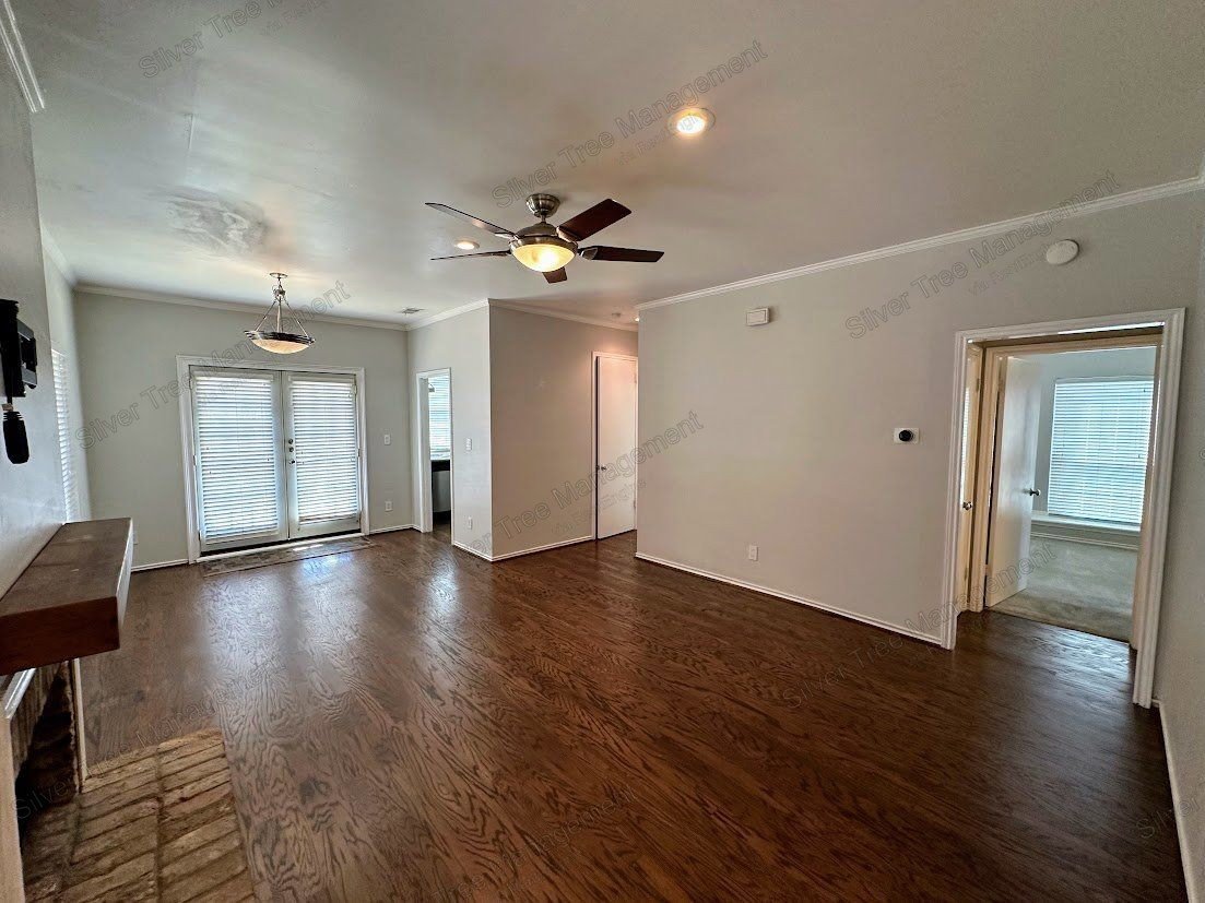 Covered Off-Street Parking!   Ask about our NO SECURITY DEPOSIT Option. property image