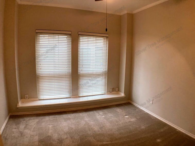 Covered Off-Street Parking!   Ask about our NO SECURITY DEPOSIT Option. property image