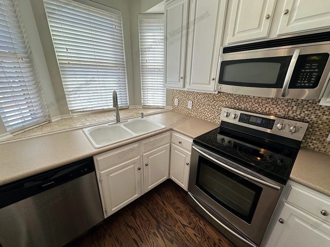Covered Off-Street Parking!   Ask about our NO SECURITY DEPOSIT Option. property image