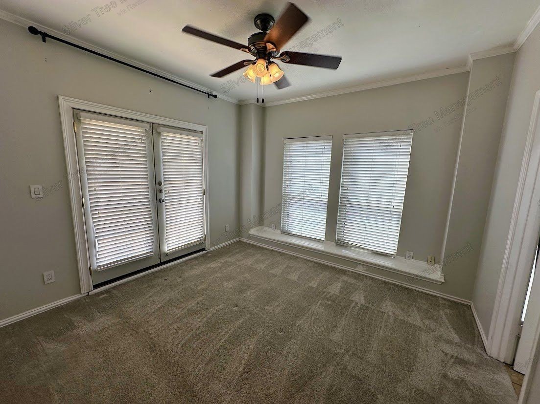 Covered Off-Street Parking!   Ask about our NO SECURITY DEPOSIT Option. property image