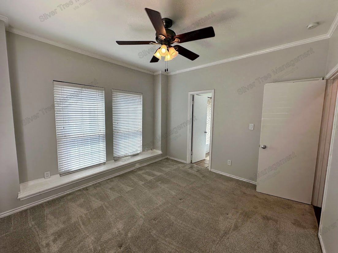 Covered Off-Street Parking!   Ask about our NO SECURITY DEPOSIT Option. property image