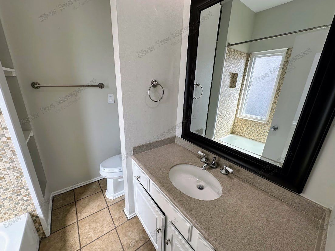 Covered Off-Street Parking!   Ask about our NO SECURITY DEPOSIT Option. property image