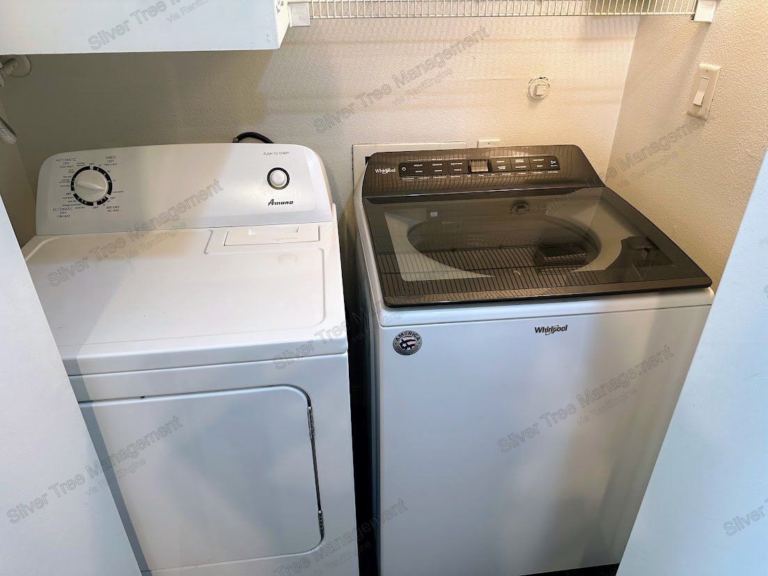 Beautiful 1-bed, 1-bath condo with a garage! property image