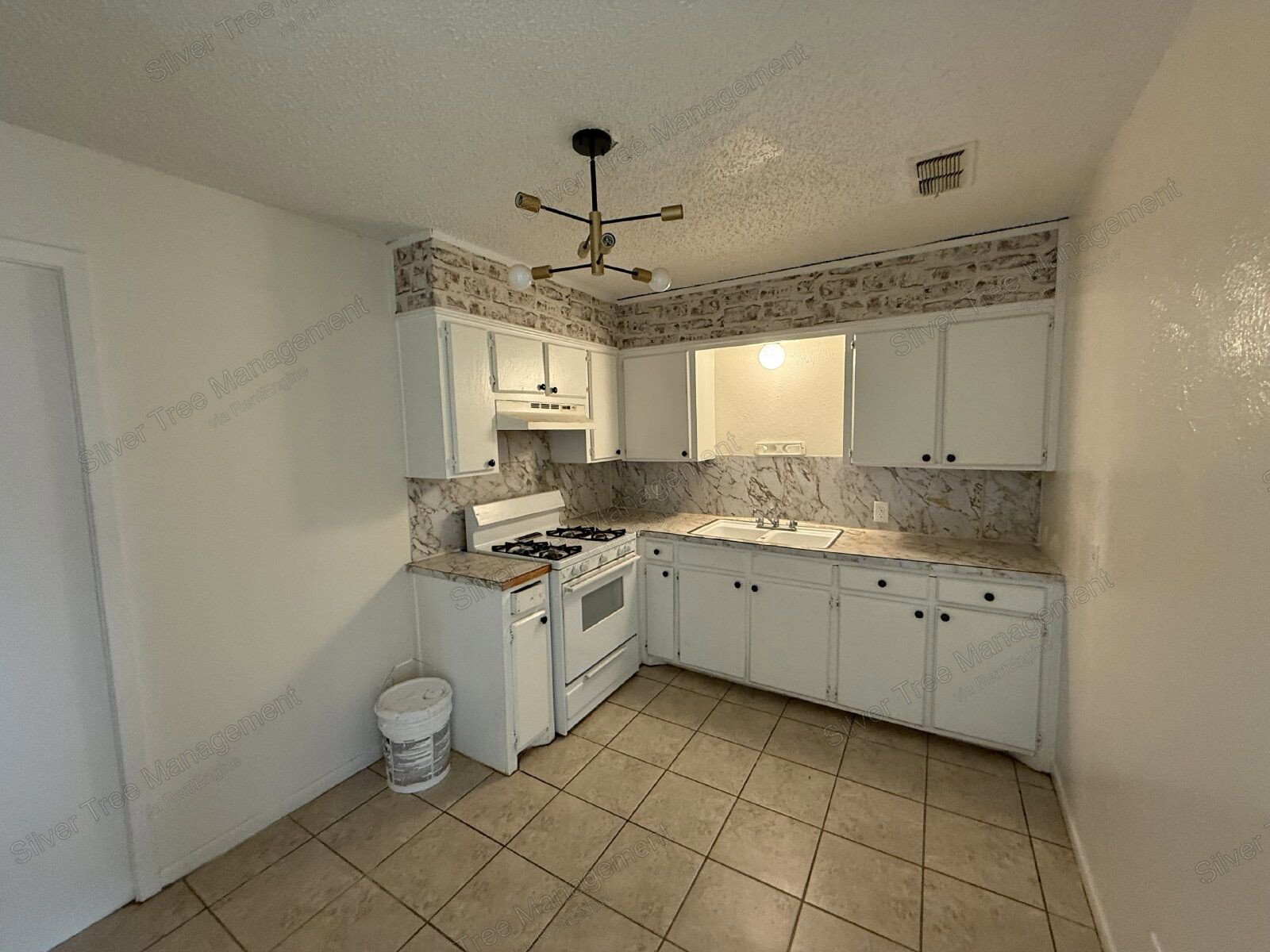 1-Bedroom Apartment in Bowie – Available Now! property image